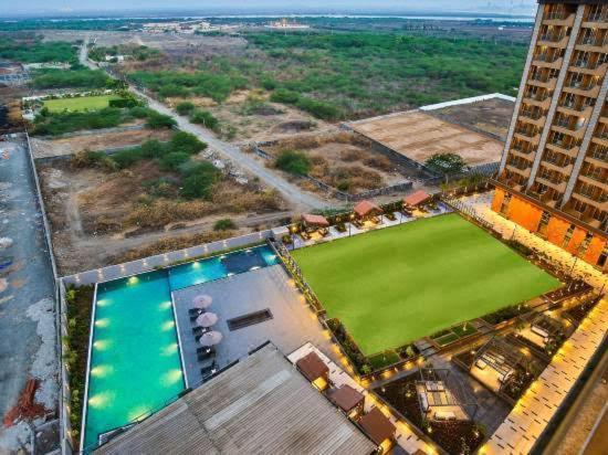Weekend Address By Honest Homes Surat Exterior photo