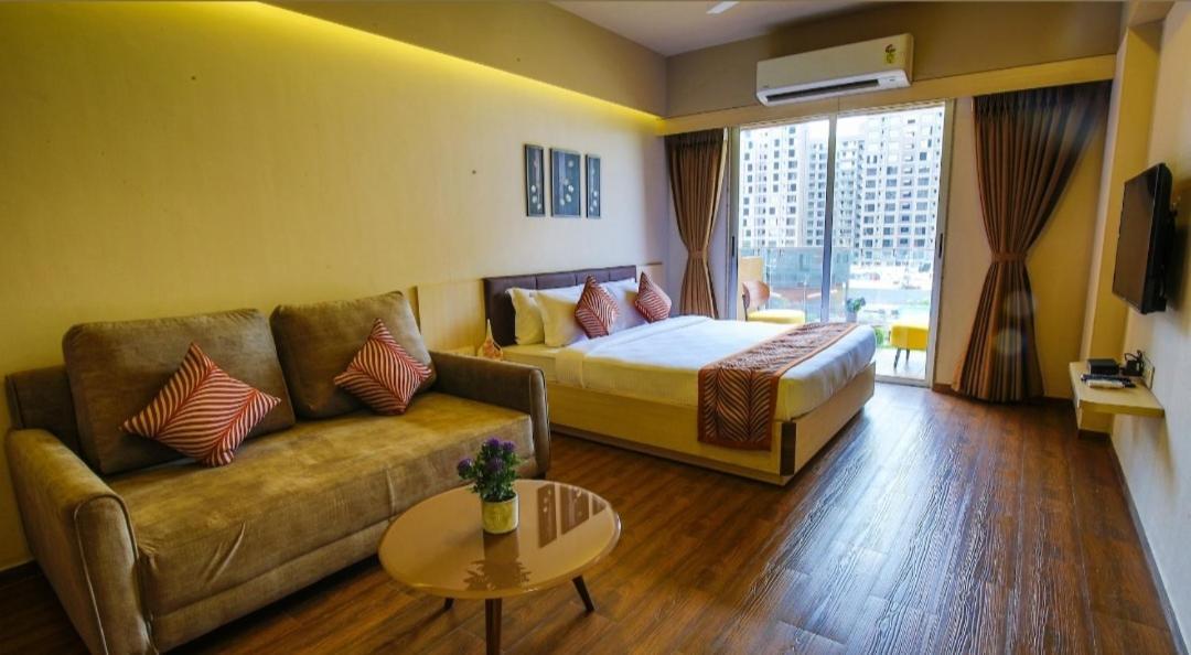 Weekend Address By Honest Homes Surat Exterior photo